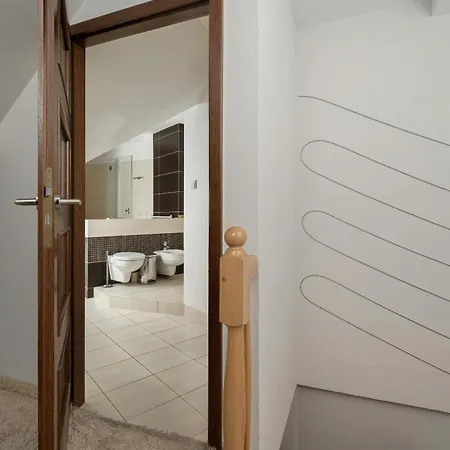 公寓 Jasny Dwupoziomowy We Wroclawiu By Renters *