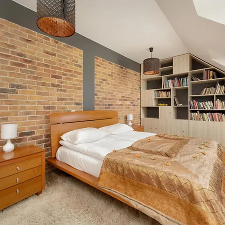 Apartment Jasny Dwupoziomowy We Wroclawiu By Renters Breslau