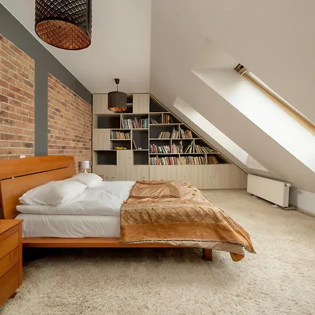 公寓 Jasny Dwupoziomowy We Wroclawiu By Renters *